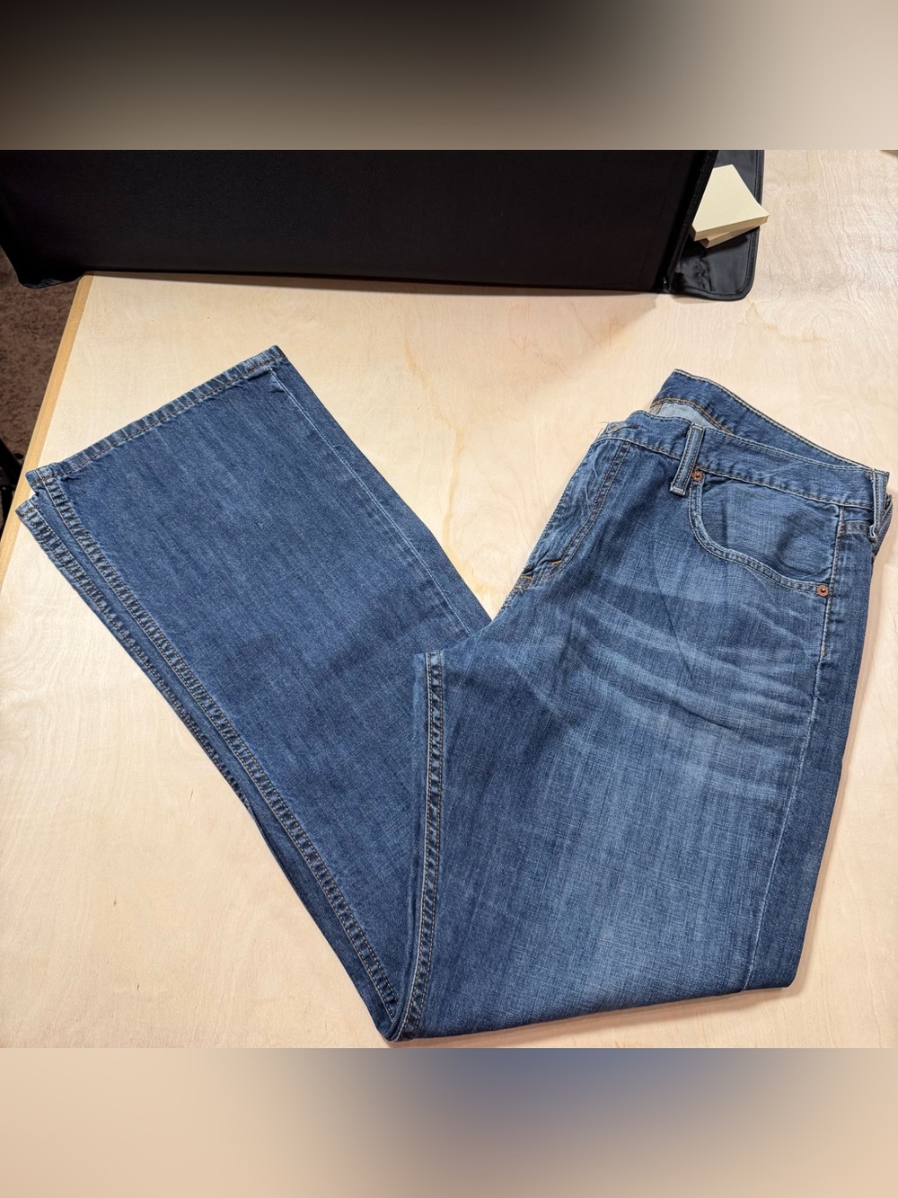 Men’s Levi’s 527 Jeans Medium Wash Size 36 X 32 Great Shape Pre-Owned
